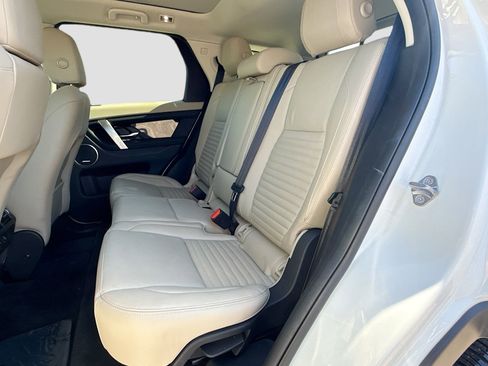 Used 2022 Land Rover Discovery Sport SE image 21