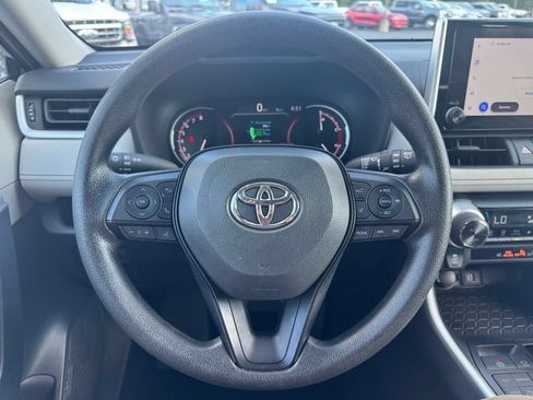 Used 2025 Toyota RAV4 XLE AWD/4WD image 7