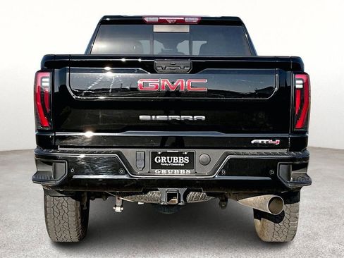 Used 2024 GMC Sierra 2500 AT4 w/ AT4 Premium Plus Package AWD/4WD image 5