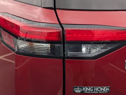 Used 2024 Nissan Pathfinder SL image 11