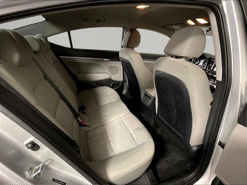 Used 2018 Hyundai Elantra SEL FWD image 25