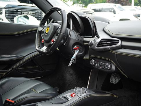 Used 2014 Ferrari 458 Italia Coupe RWD image 35