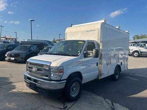 New 2026 Ford E-350 and Econoline 350 Super Duty w/ Power Equipment Group RWD image 7