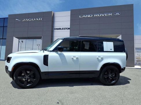 Used 2023 Land Rover Defender 110 X-Dynamic SE AWD/4WD image 2