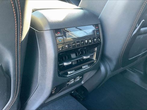 Used 2023 Jeep Grand Cherokee Summit image 11