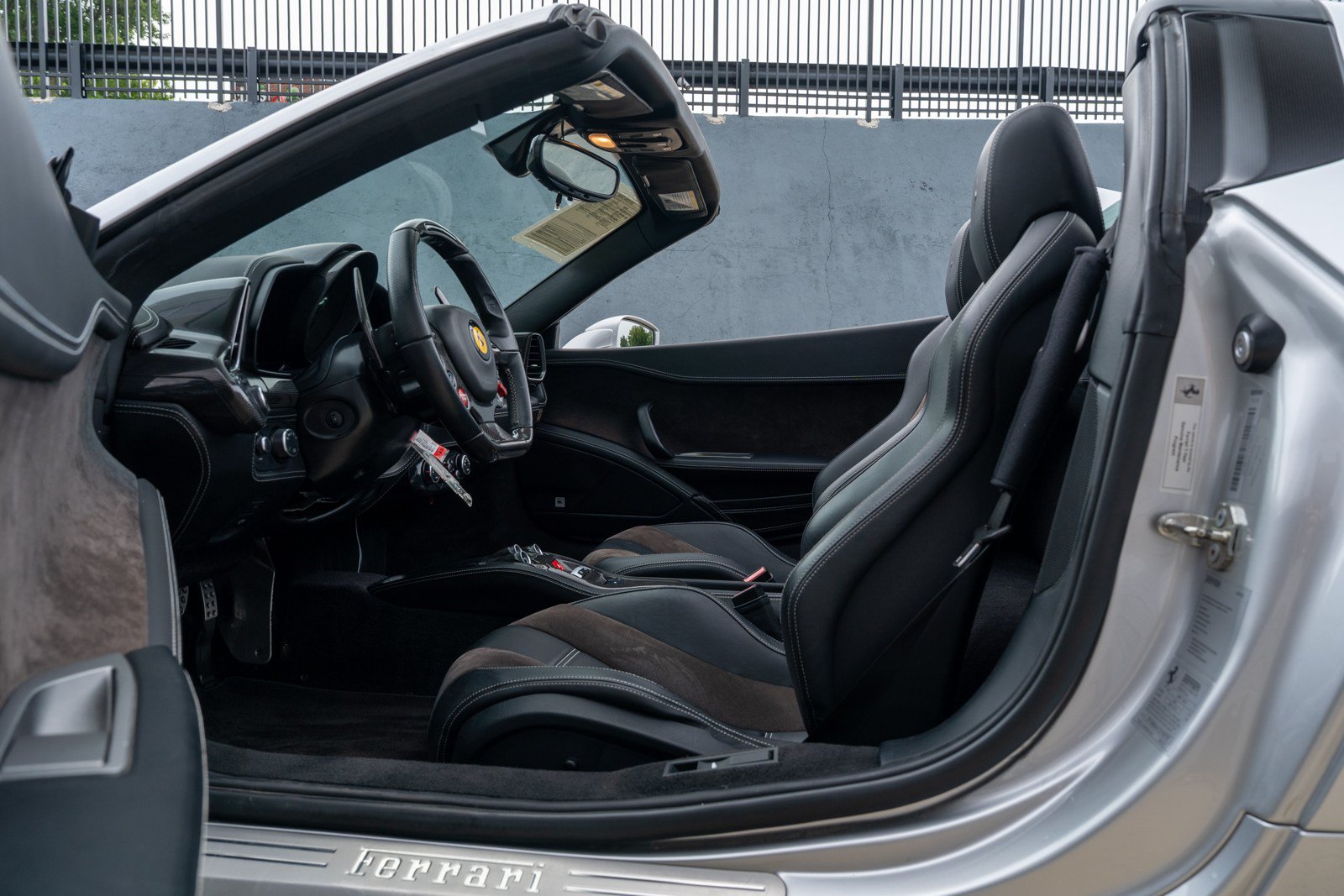 Used 2012 Ferrari 458 Spider RWD image 29