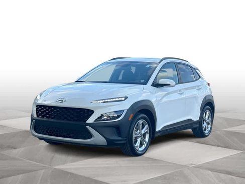 Used 2023 Hyundai Kona SEL w/ Convenience Package FWD image 4
