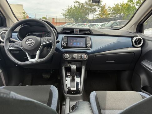 Used 2025 Nissan Versa SV FWD image 17