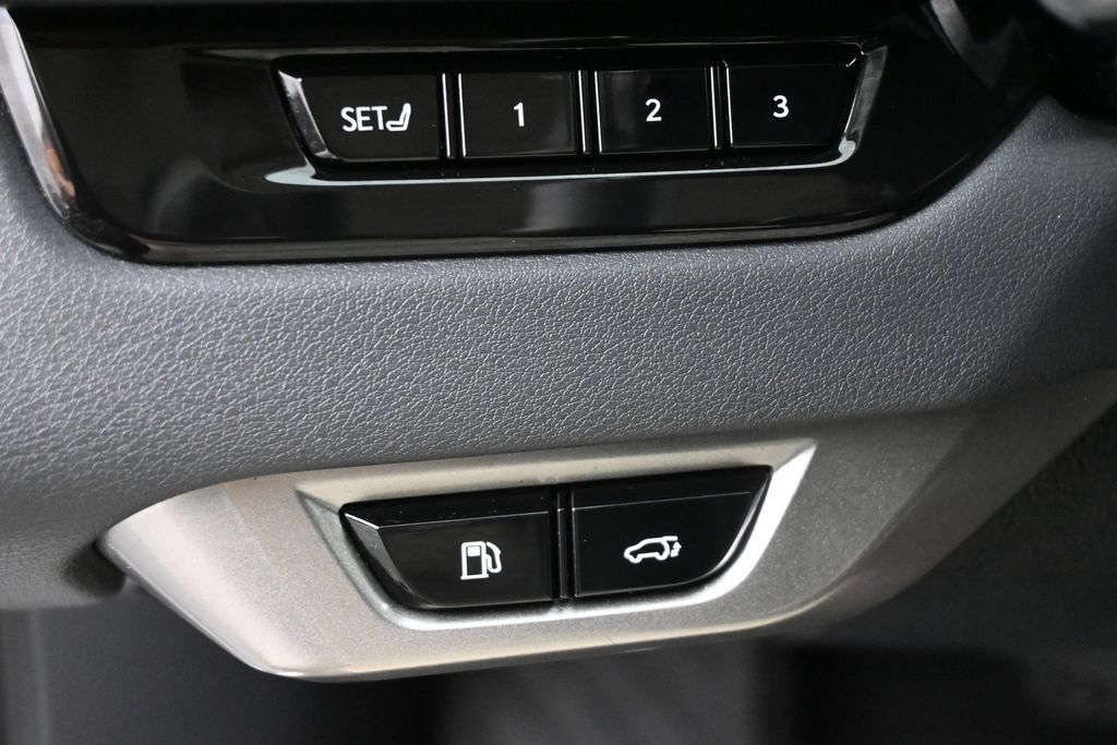 Used 2023 Lexus RX 350 Premium w/ Cold Area Package AWD/4WD image 5