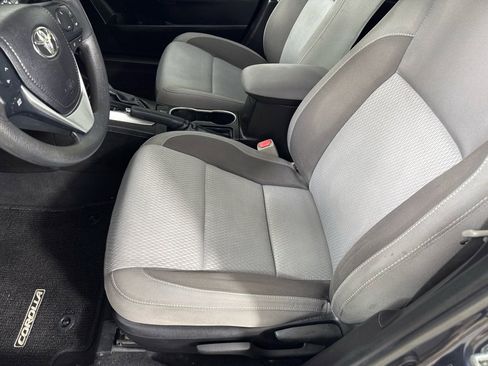 Used 2018 Toyota Corolla LE image 12