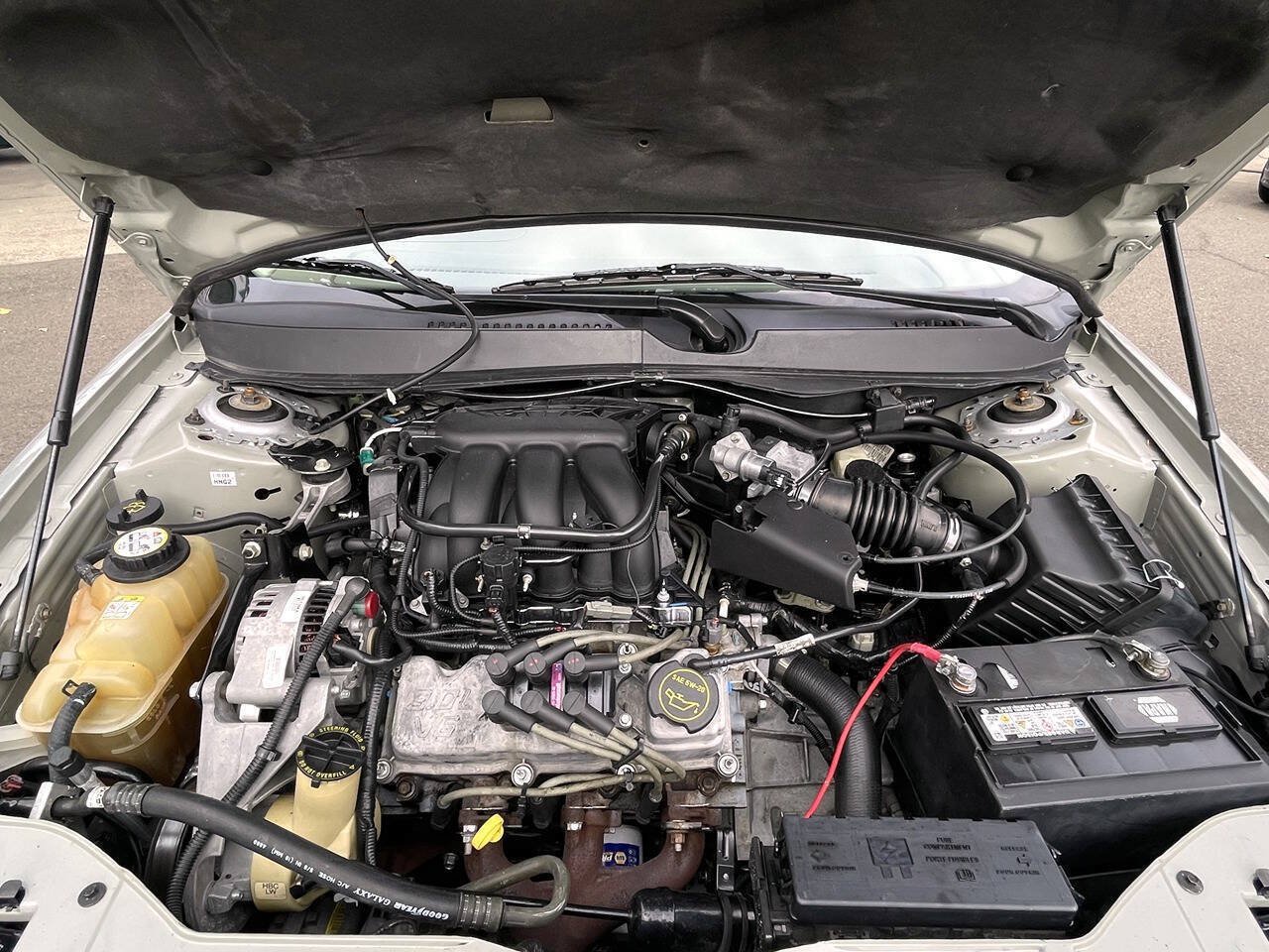 Used 2005 Ford Taurus SEL FWD image 5