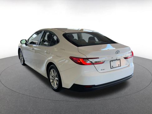 Used 2025 Toyota Camry LE image 11
