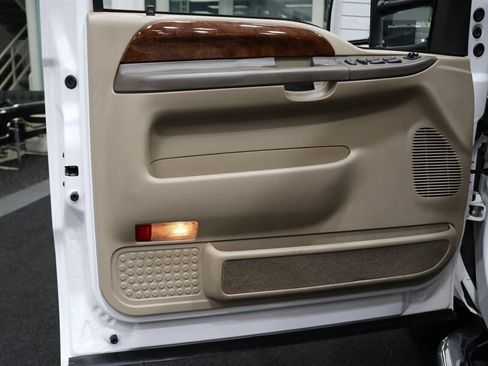 Used 2001 Ford F350 Lariat image 64