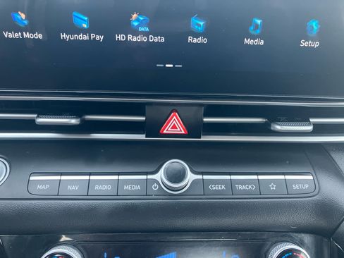 Used 2023 Hyundai Elantra SEL w/ Convenience Package FWD image 19