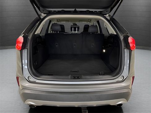 Used 2024 Ford Edge Titanium image 29