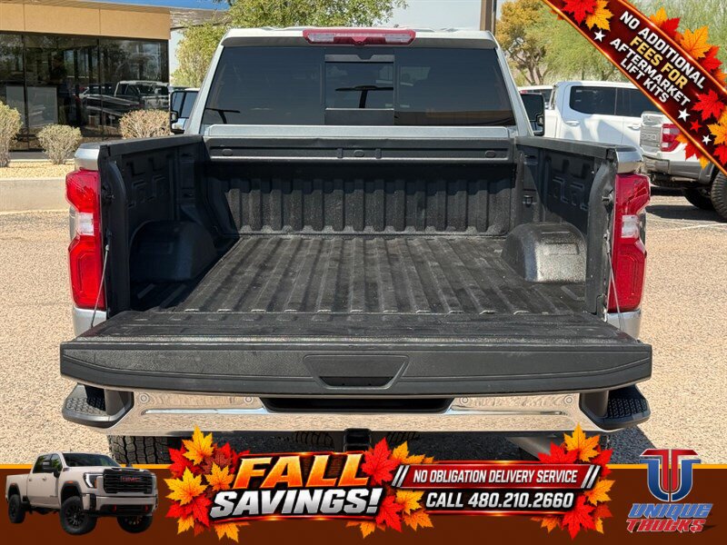 Used 2024 Chevrolet Silverado 2500 LTZ w/ LTZ Convenience Package AWD/4WD image 8