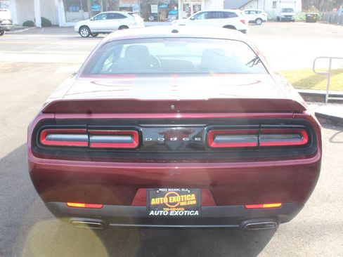 Used 2018 Dodge Challenger SXT image 20
