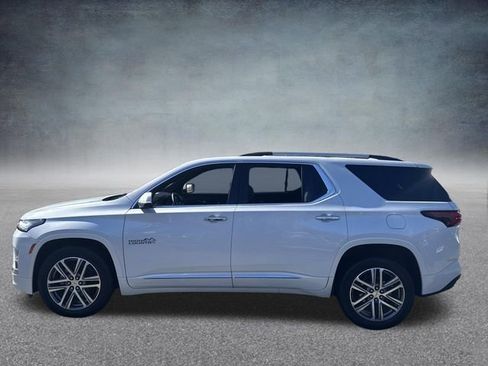 Used 2023 Chevrolet Traverse High Country image 12