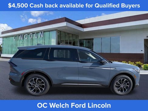 New 2026 Lincoln Nautilus Premier image 4