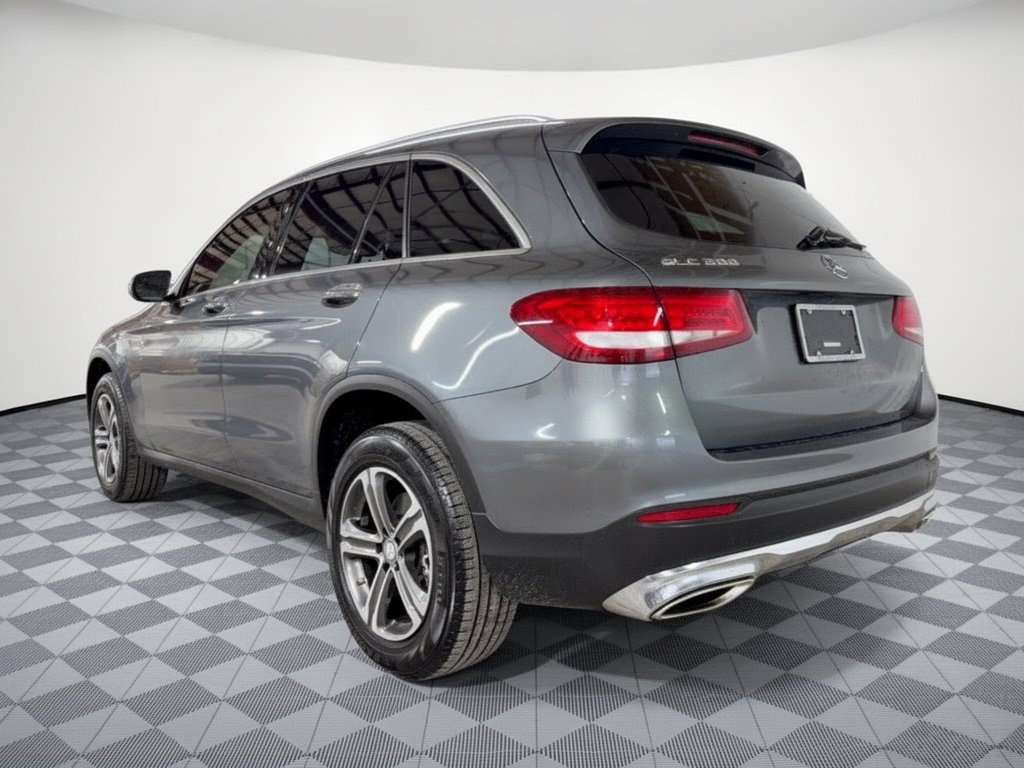 Used 2017 Mercedes-Benz GLC 300 image 3