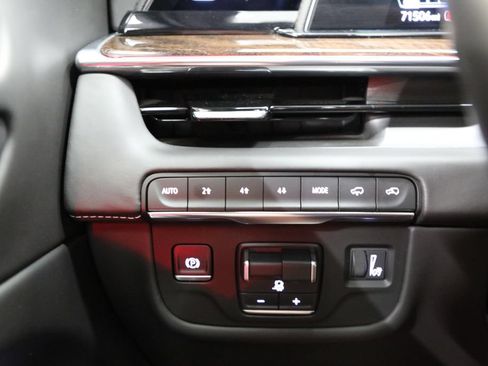 Used 2022 Cadillac Escalade Sport Platinum w/ LPO, ONYX Package AWD/4WD image 9