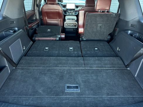 Used 2023 Ford Expedition Limited image 19