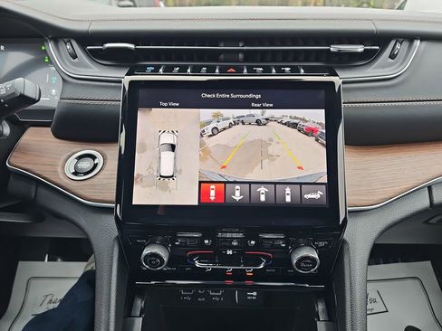 Used 2022 Jeep Grand Cherokee Summit image 28