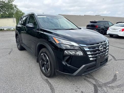 Certified 2024 Nissan Rogue SV w/ SV Premium Package AWD/4WD image 3