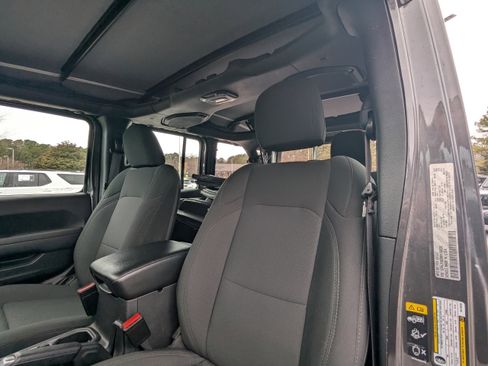 Certified 2022 Jeep Wrangler Unlimited Sport image 9