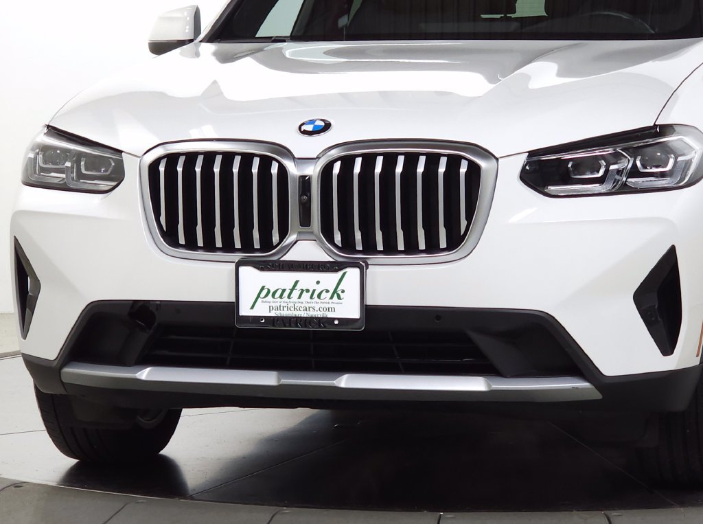 Used 2024 BMW X3 xDrive30i w/ Premium Package w/ZPA AWD/4WD image 3