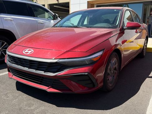 Used 2024 Hyundai Elantra SEL FWD image 5