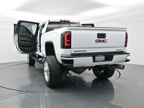 Used 2017 GMC Sierra 2500 Denali w/ Duramax Plus Package image 37