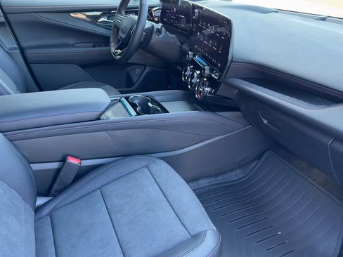 New 2025 Chevrolet Blazer EV RS image 16