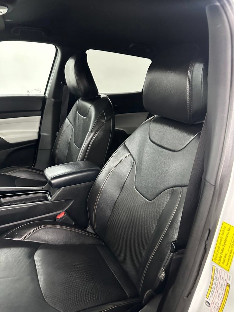 Used 2023 Jeep Compass Limited AWD/4WD image 11