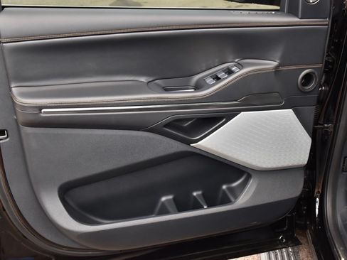 New 2026 Lincoln Navigator L Black Label AWD/4WD image 38