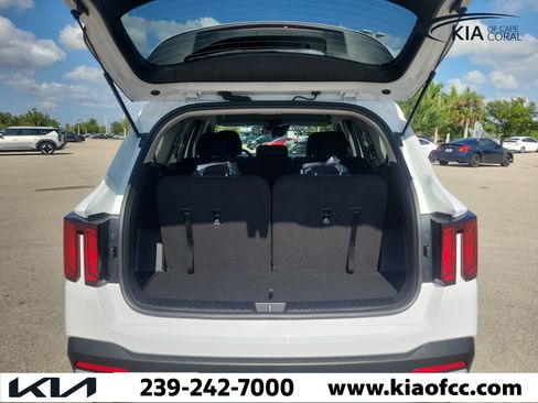 New 2026 Kia Sorento LX FWD image 11