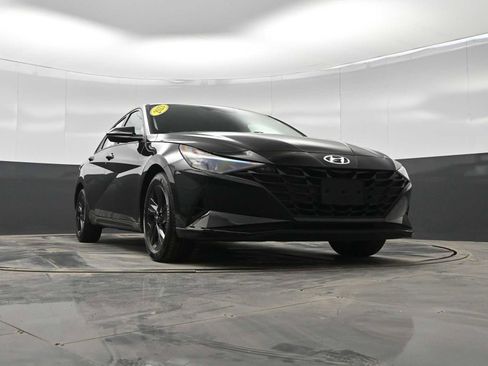 Used 2023 Hyundai Elantra SEL image 21