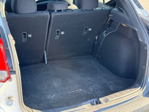 Used 2020 Nissan Kicks S image 21