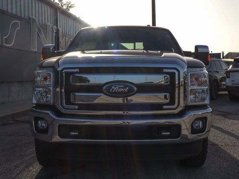 Used 2011 Ford F250 Lariat w/ Lariat Interior Pkg AWD/4WD image 2