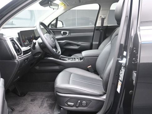 Used 2025 Kia Sorento S w/ Panoramic Sunroof Package FWD image 16