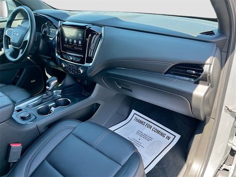 Used 2023 Chevrolet Traverse RS image 31