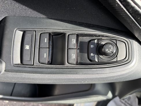 Used 2023 Subaru Crosstrek 2.0i AWD/4WD image 17