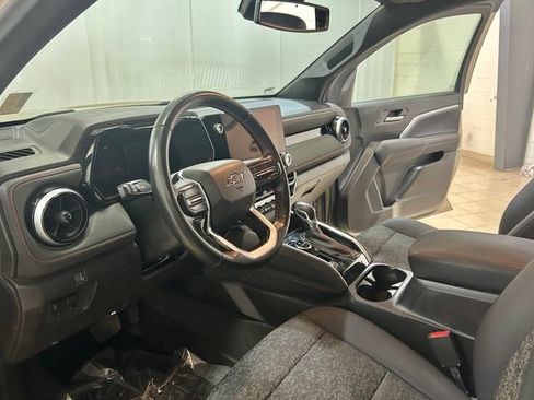 Used 2024 Chevrolet Colorado Z71 w/ Z71 Convenience Package 2 AWD/4WD image 10