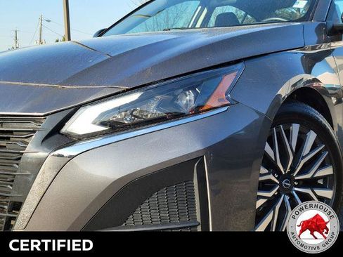 Used 2024 Nissan Altima 2.5 SV image 11