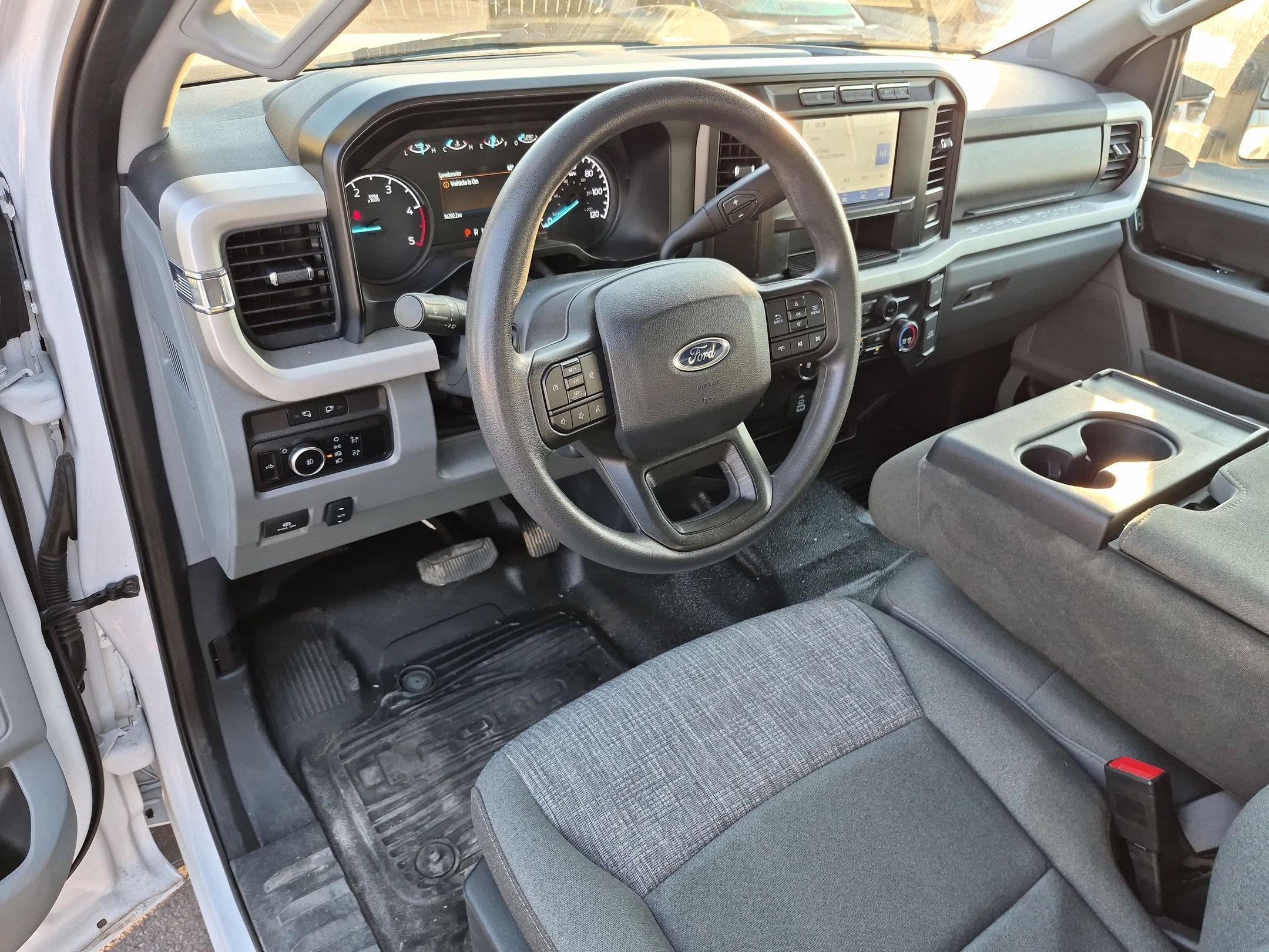 Used 2024 Ford F350 XLT w/ FX4 Off-Road Package AWD/4WD image 17