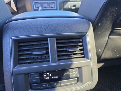 Used 2019 Volkswagen Atlas SE w/ Panoramic Sunroof Package AWD/4WD image 17
