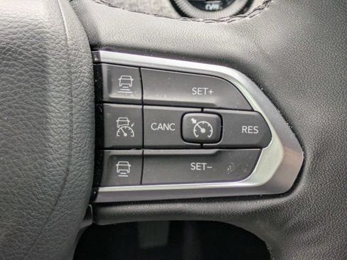 Used 2023 Jeep Compass Latitude w/ Sun and Sound Group AWD/4WD image 28