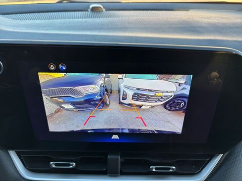 Used 2025 Chevrolet Equinox LT image 17