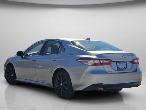 Used 2019 Toyota Camry LE image 21