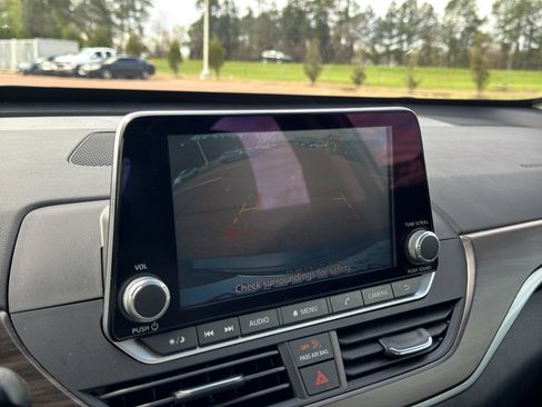 Used 2023 Nissan Altima 2.5 SV image 22